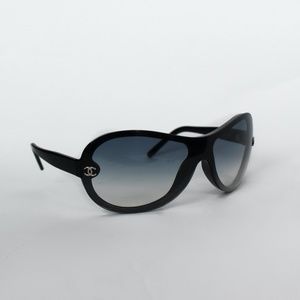 CHANEL CC Logo Sunglasses